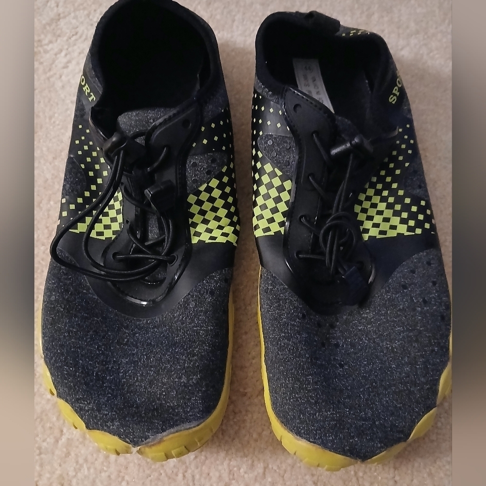 Sport black and yellow water shoes size 44 - U.S. Size 10